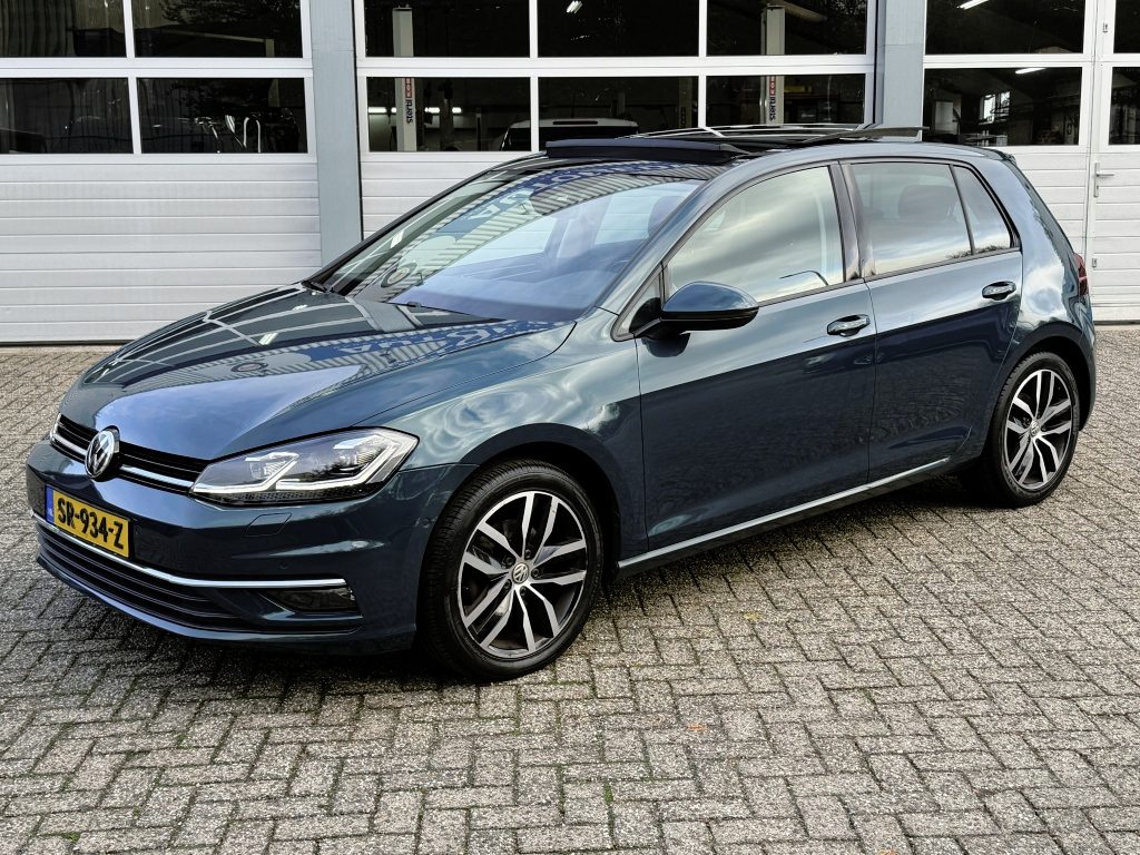 Volkswagen Golf 1.5 Dsg/Highline/Panorama/Carplay/Camera/Led/Stoelverw./