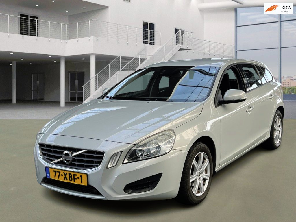 Volvo V60 1.6 T3 Kinetic PSENSOR NAVI CRUISE TREKHAAK 2 X SLEUTELS