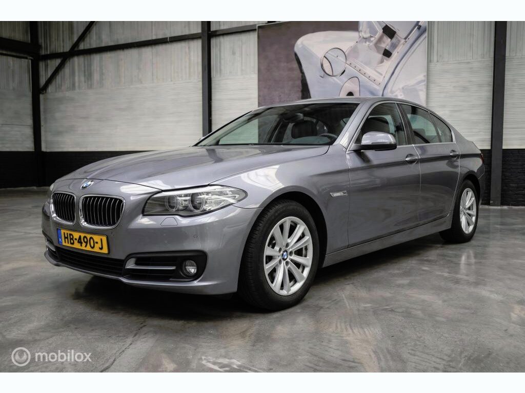 BMW 5-Serie 520I AUT.|COMFORTSTOELEN|SCHUIFDAK| DEALER ONDERHOUDEN|