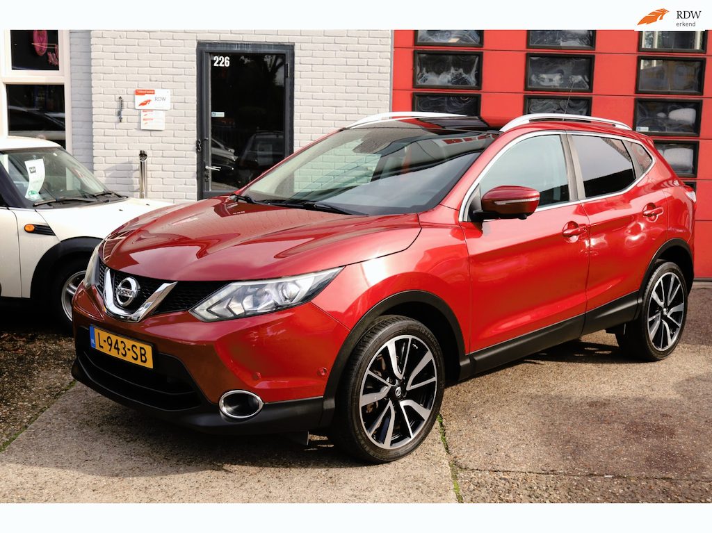 Nissan Qashqai 1.2 Premier Edition, LEDER, NAVI, PANO ,360 CAM