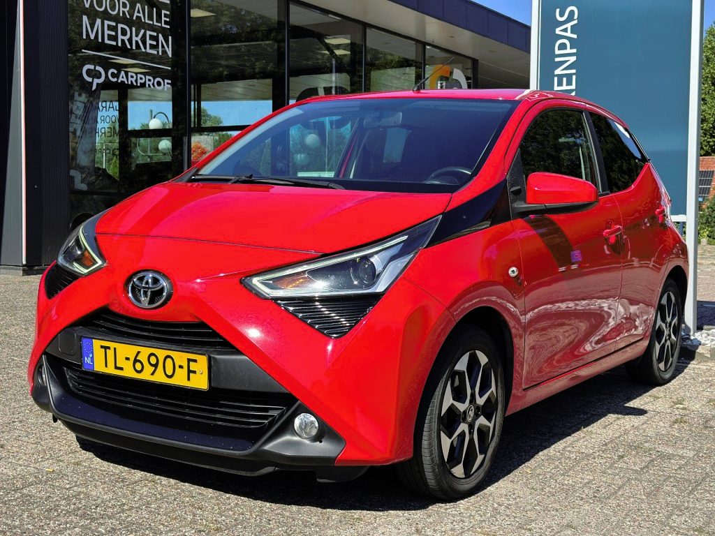 Toyota Aygo 1.0 VVT-I 5-drs x-clusiv '' Apple Carplay - Camera - Lichtmetalenvelgen ''