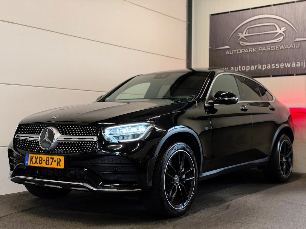 Mercedes-Benz GLC Coupe 300e 4MATIC AMG Pano, ACC, 360° Camera, Trekhaak, Elek Stoelen, Apple Carplay, Keyless, Airco