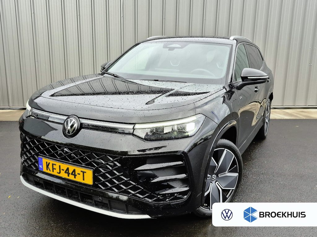Volkswagen Tayron 1.5 eHybrid R-Line Edition 204Pk DSG/AUTO | 360gr Camera | Head up-display | Trekhaak uitklapbaar | stoel/stuurverw | IQ Lights | Apple carplay Android auto | Navi | 20"LMV