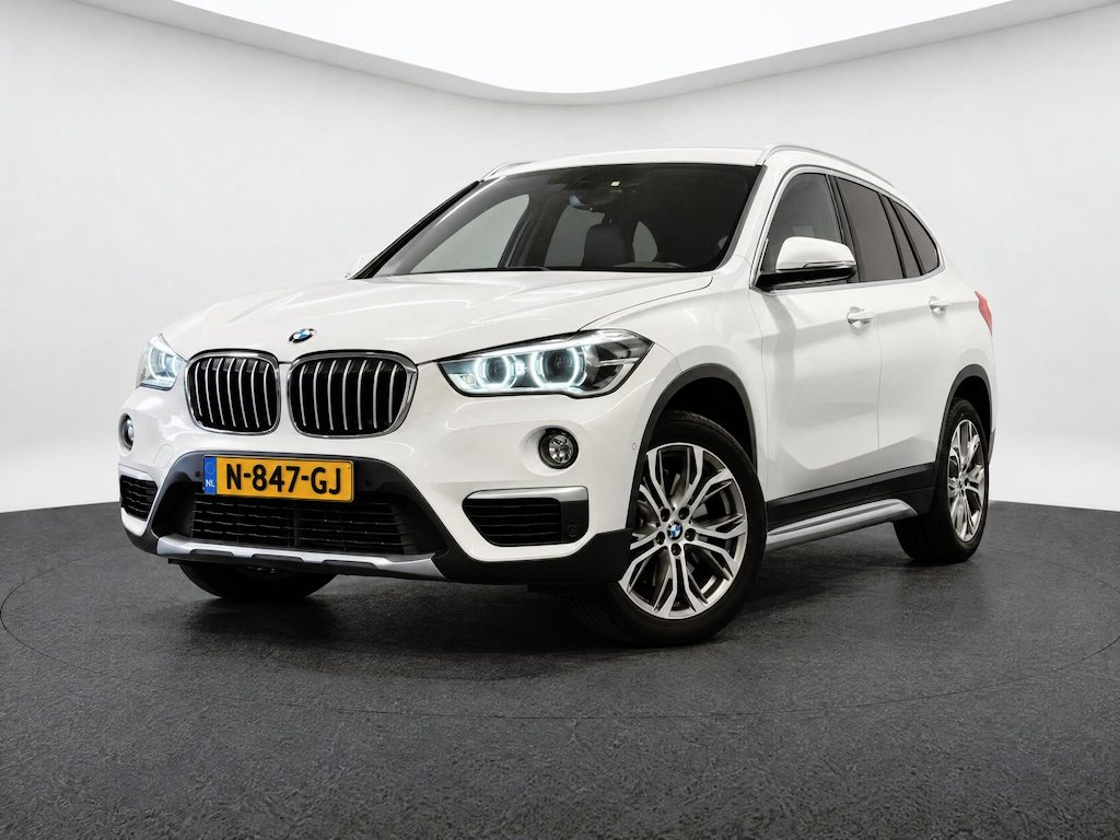 BMW X1 SDrive20i High Executive (LED, ACC, HUD, LEDER, TREKHAAK, CAMERA, H&K AUDIO)