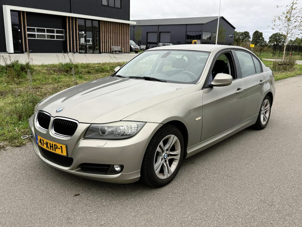 BMW 3-Serie 318I Zeer Netjes - Motorschade - Navi - Xenon - Trekhaak