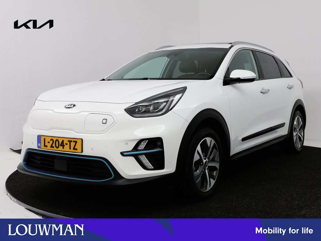 Kia Niro EV e-Niro DynamicPlusLine 64 kWh Schuif-/kanteldak | Stoel/Stuuverwarming | Camera | Carplay | 1e Eigenaar | Nederlandse Auto |