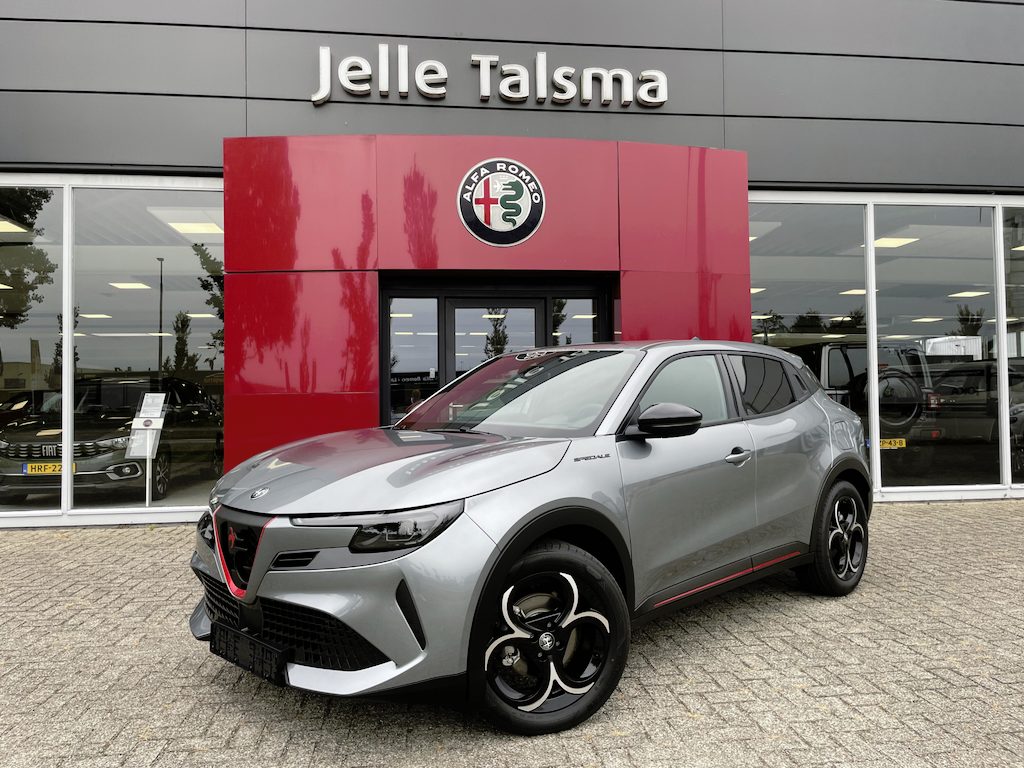 Alfa Romeo Junior 1.2 Turbo Ibrida Speciale | Stoelverwarming | Massagefunctie | Camera