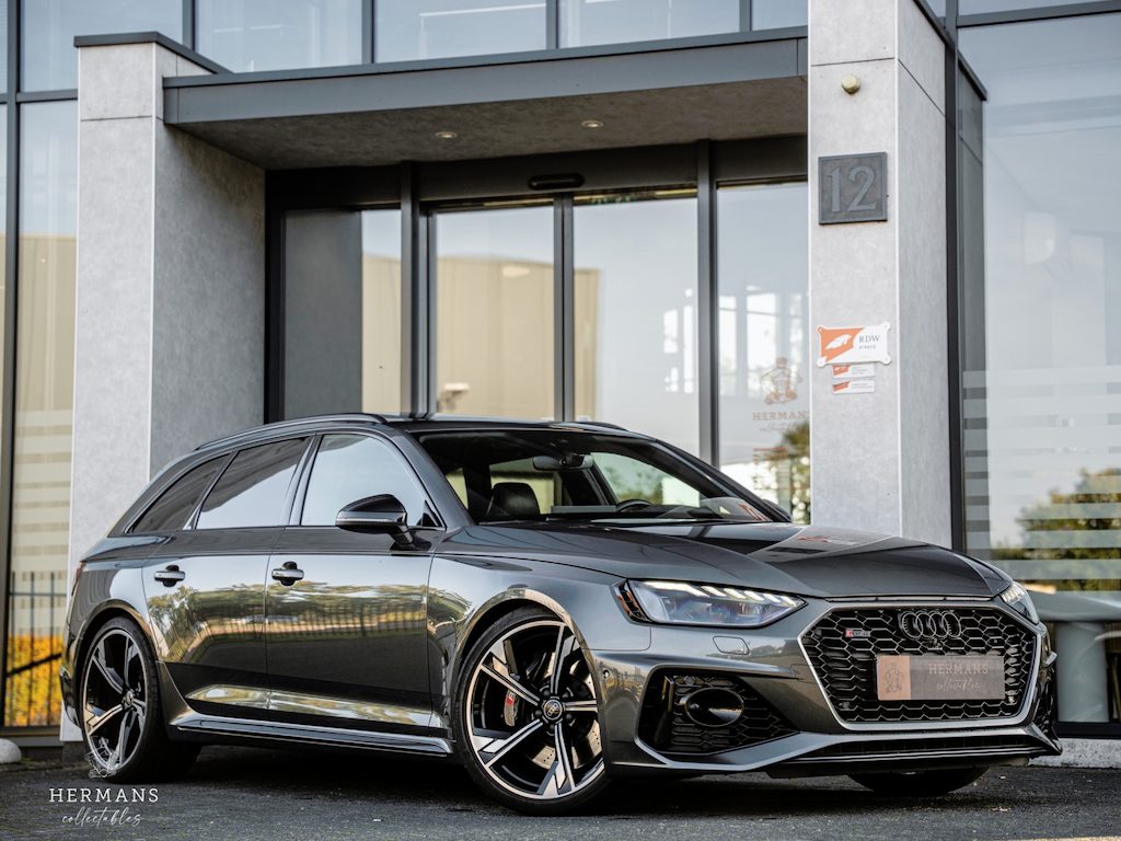 Audi RS4 A4 Avant 2.9 TFSI quattro competition plus / RS Essential / Pano / Massage / B&O