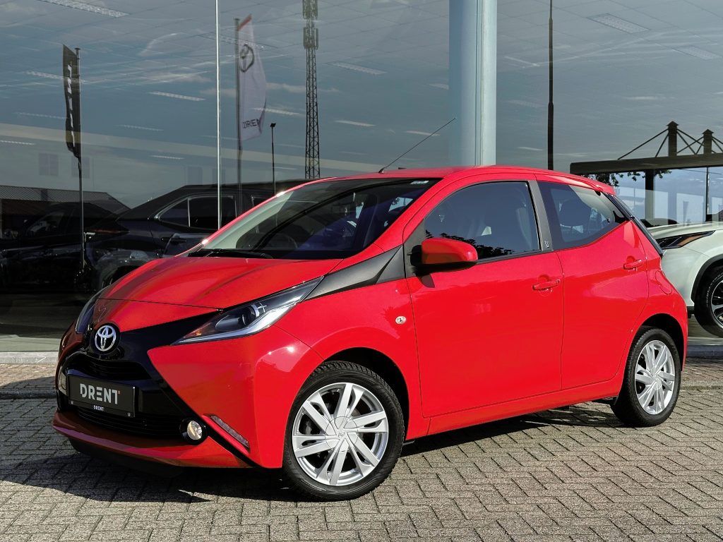Toyota Aygo 1.0 VVT-i x-play | Airco | Camera | Lichtmetaal