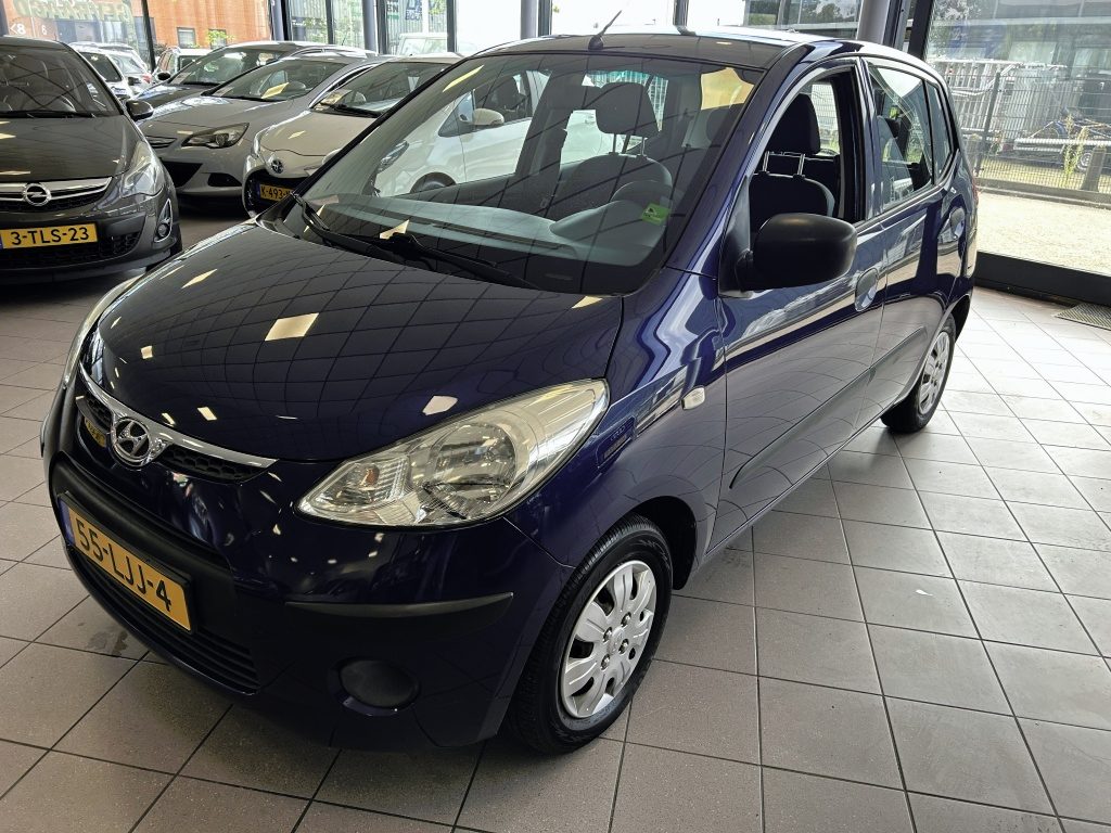 Hyundai i10 1.1 Active Cool APK 5-27 124 DKM BJ 2010 !!!