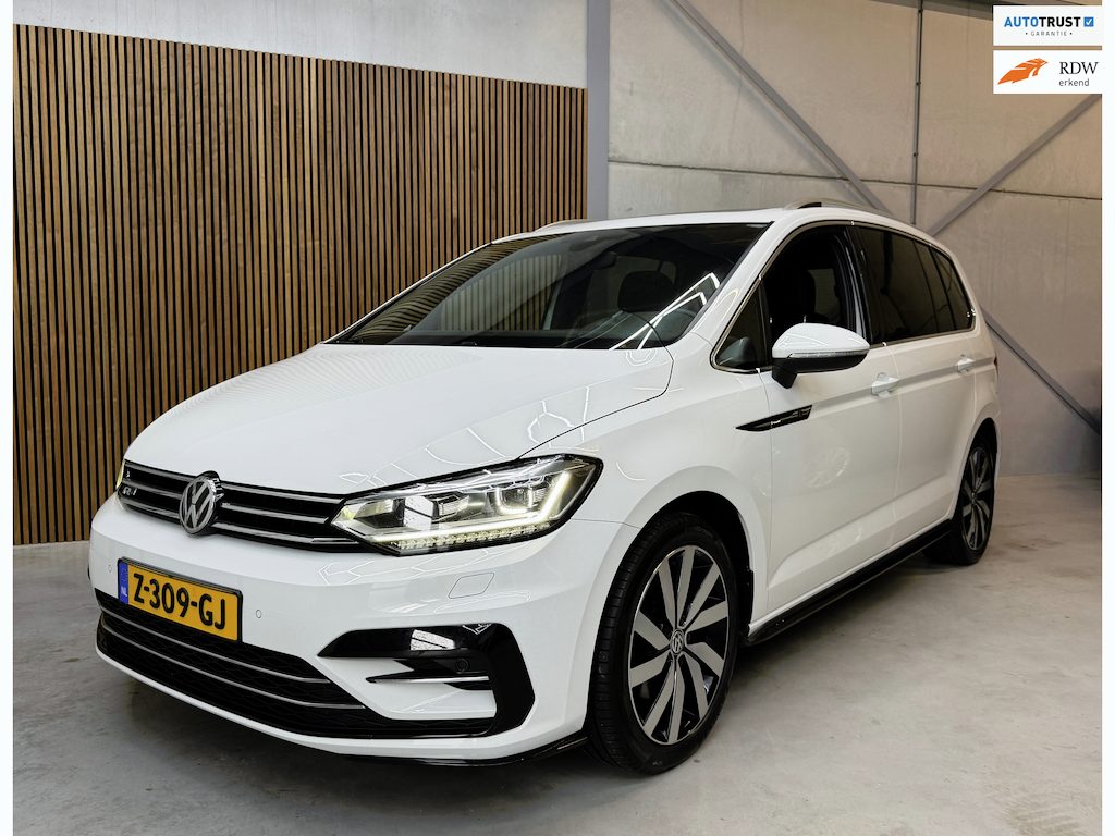Volkswagen Touran 1.5 TSI Highline Business R-LINE 7p AUOTMAAT | PANO | LED |
