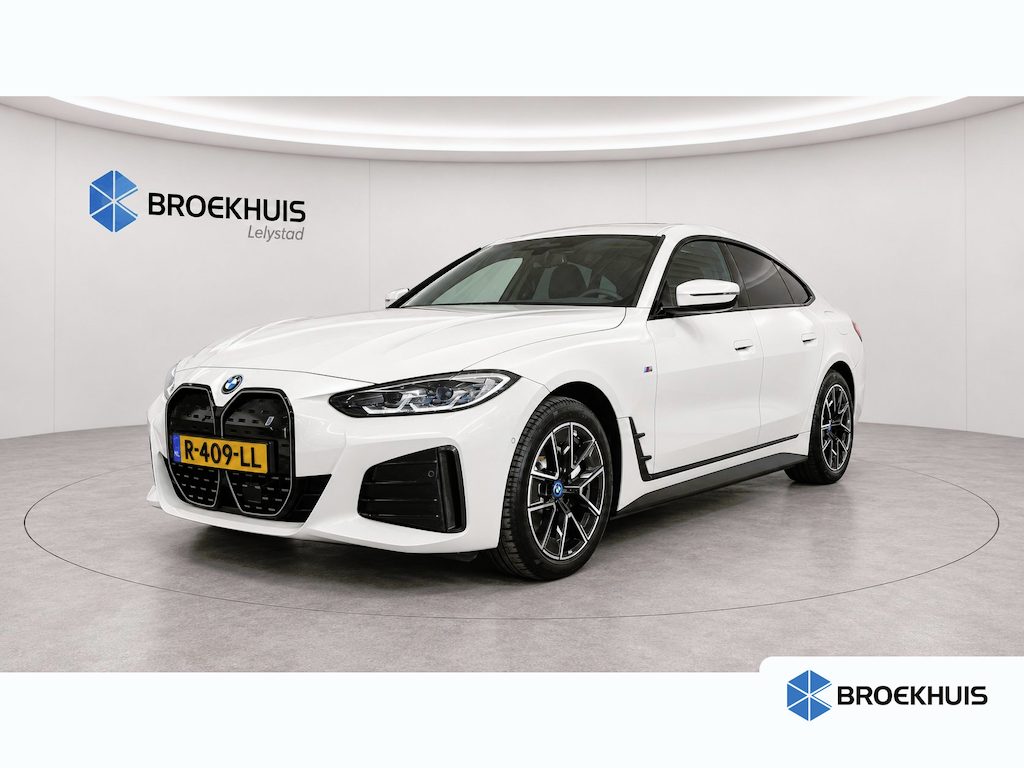 BMW i4 EDRIVE40 84KWH 340PK EXECUTIVE M-SPORT AUTOMAAT SOH 95,61% / NAVI / LEDER / FULL-LED / CLIMA / PDC / 18" LMV / CAMERA / APPLE CARPLAY / KEYLESS / WINTERPAKKET / 1E EIGENAAR / ORG. NL. !!