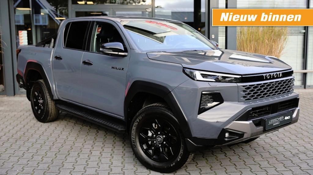 Toyota Hilux 2.8 D-4D DUBBEL CABIN 48V HYBRIDE INVINCIBLE A/T 4WD 5 ZITS VAN