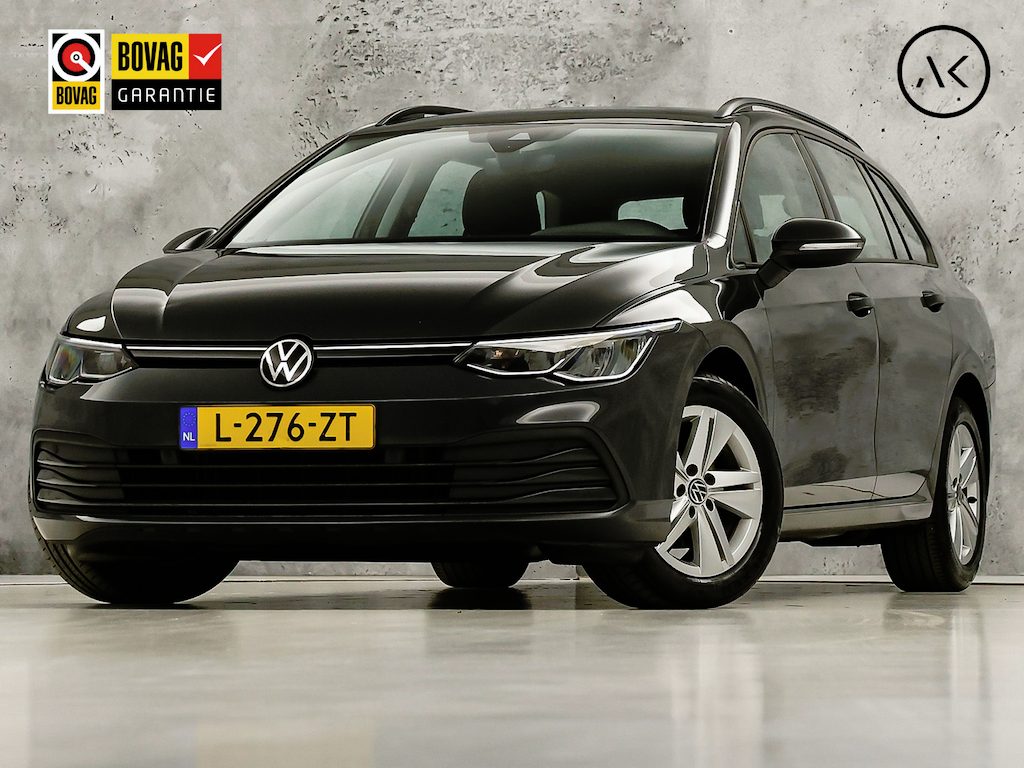 Volkswagen Golf Variant 1.0 TSI Life Sport (APPLE CARPLAY, GROOT NAVI, PARKEERSENSOREN, SFEERVERLICHTING, SPORTSTOELEN, KEYLESS START, LM VELGEN, NIEUWSTAAT)