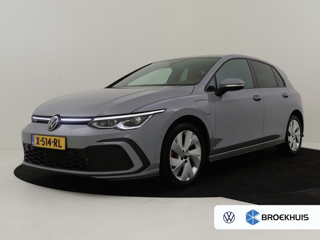 Volkswagen Golf 1.4 eHybrid GTE l Nardo Grey l Stoel/Stuurverwarming l Matrix LED l Keyless | Navigatie l Camera l Parkeersensoren l 17"LMV