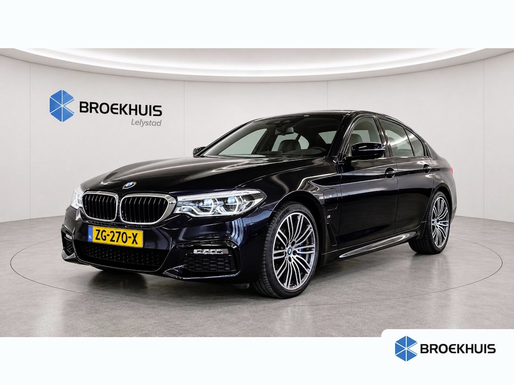 BMW 5-Serie 5-Serie 530e 292PK iPerformance HIGH EXECUTIVE M-SPORT AUTOMAAT / NAVI / LEDER / FULL-LED / CLIMA / PDC / 19" LMV / CAMERA / KEYLESS / PANO. DAK / WINTERPAKKET / CRUISECONTROL !!