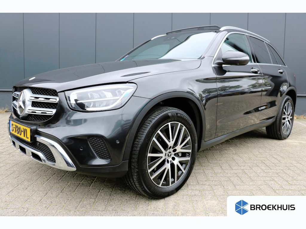 Mercedes-Benz GLC 300e 4MATIC 320pk | Camera 360 Graden | Navi | Panoramisch zonnedak | Stoelverwarming voor + achter |