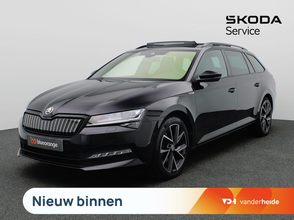 Skoda Superb Combi 1.4 TSI iV Sportline Business 218PK DSG Panoramadak, Trekhaak, 360gr. Camera, 18" LM Velgen, Memorystoel, Elektr. Achterklep, Side Assist, Keyless, Adaptieve Cruise Control