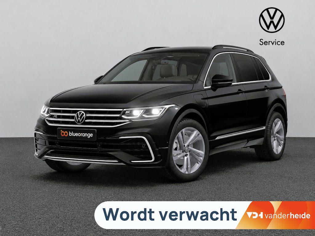 Volkswagen Tiguan 1.4 TSI eHybrid R-Line Business+ 245PK DSG Trekhaak, Matrix LED-verlichting, Discover Pro, Side Assist, Parkeersensoren voor en achter, 19" LM Velgen, Stoel-Stuurverwarming