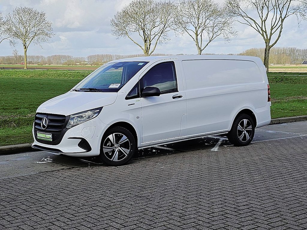 Mercedes-Benz eVito eVito 112 L2 60 kWh 112 60kWh 261Km WLTP Nieuw-Type MBUX Bumpers-Kleur LED Lm-Velgen 80kw-Snelladen