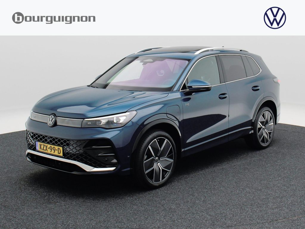 Volkswagen Tiguan 1.5 eHybrid R-Line | Trekhaak | Panoramadak | 360 Camera | Head-Up Display |