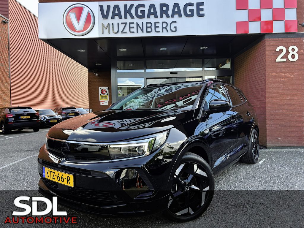 Opel Grandland 1.6 Turbo Plug-In Hybrid GSe // NAVI // ELEK. ACHTERKLEP // CAMERA // ADAPTIVE CRUISE // STOEL + STUUR VERWARMING //