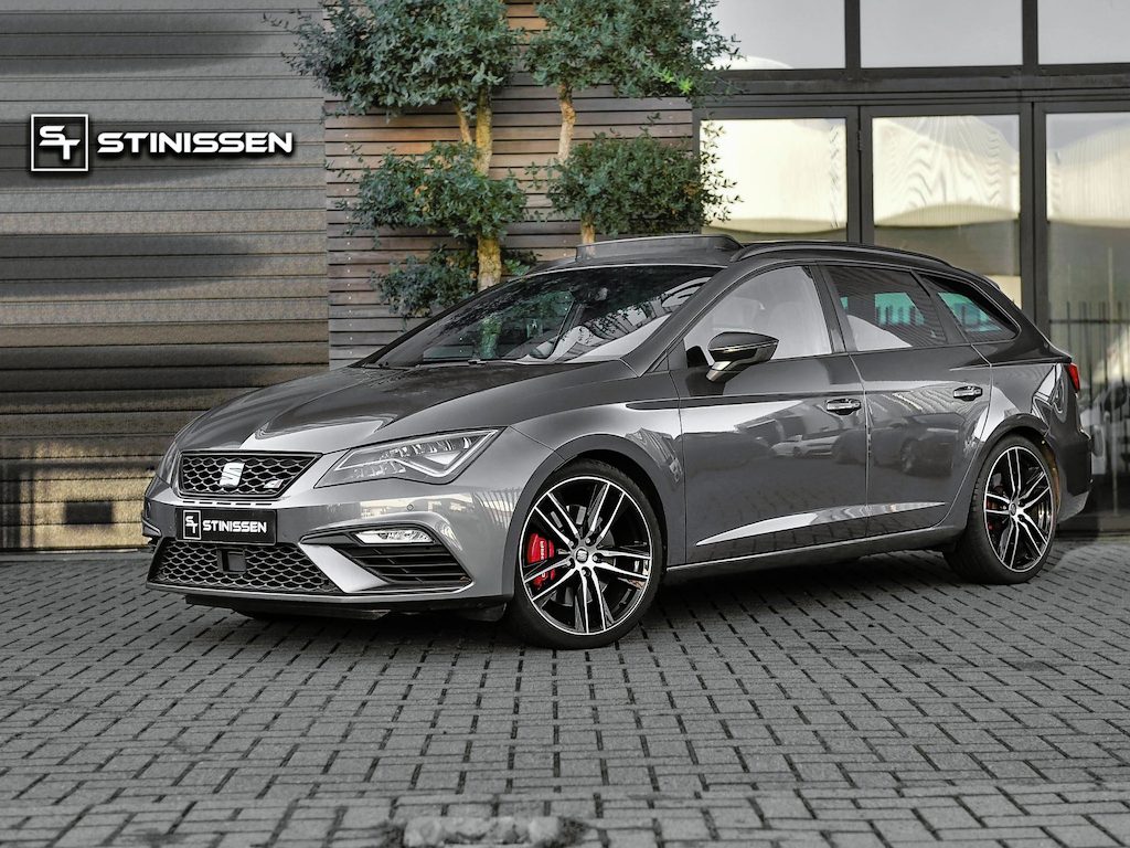 SEAT Leon ST 2.0 TSI 4DRIVE CUPRA Schaalstoelen Pano Camera 19 inch Velgen