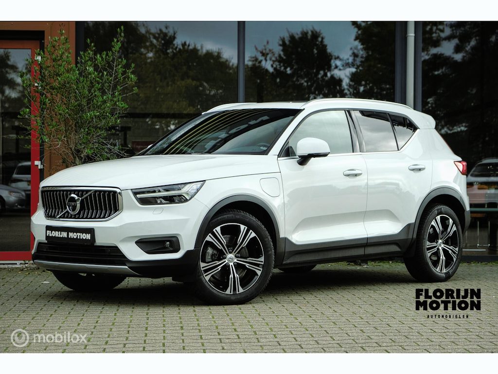 Volvo XC40 1.5 T5 Recharge Inscription | Pano | Harman Kardon | Stoel en stuurwielverw. | Memory stoelen | 360 camera | ACC | Adaptieve LEDlampen | Unieke KM | All Seasons