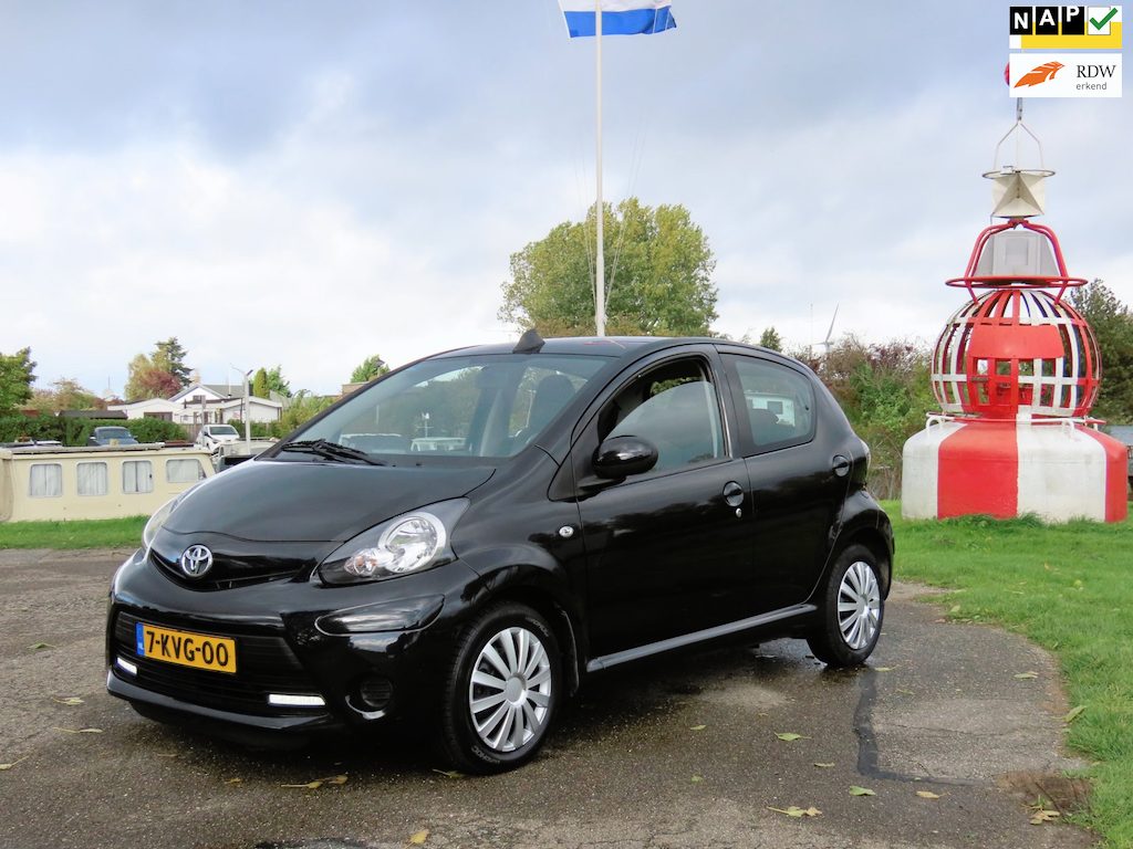 Toyota Aygo 1.0 VVT-i Aspiration *NIEUWE KOPPELING *2e EIG ! *LED *AIRCO