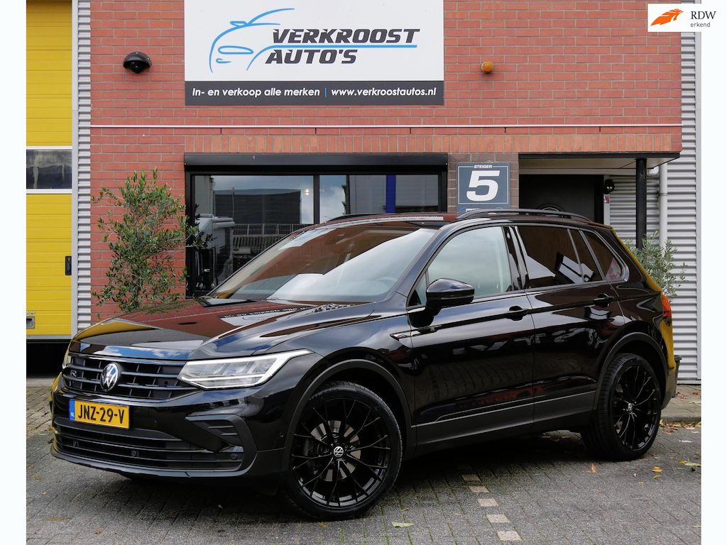 Volkswagen Tiguan 1.5 TSI R-Line Business+. camera. CarPlay. stoelverwarming.trekhaak