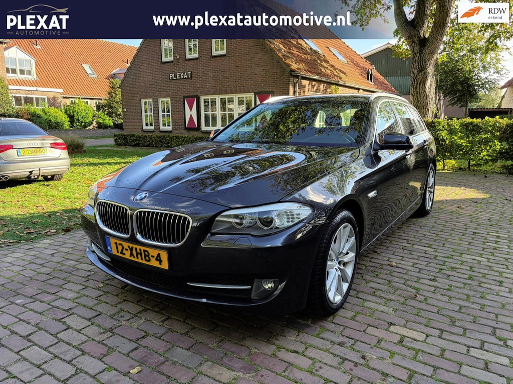 BMW 5-Serie Touring 530i High Executive Aut. | NAP | Goed onderhouden | Elek. Trekhaak | Lederen comfortstoelen | Bi-Xenon |