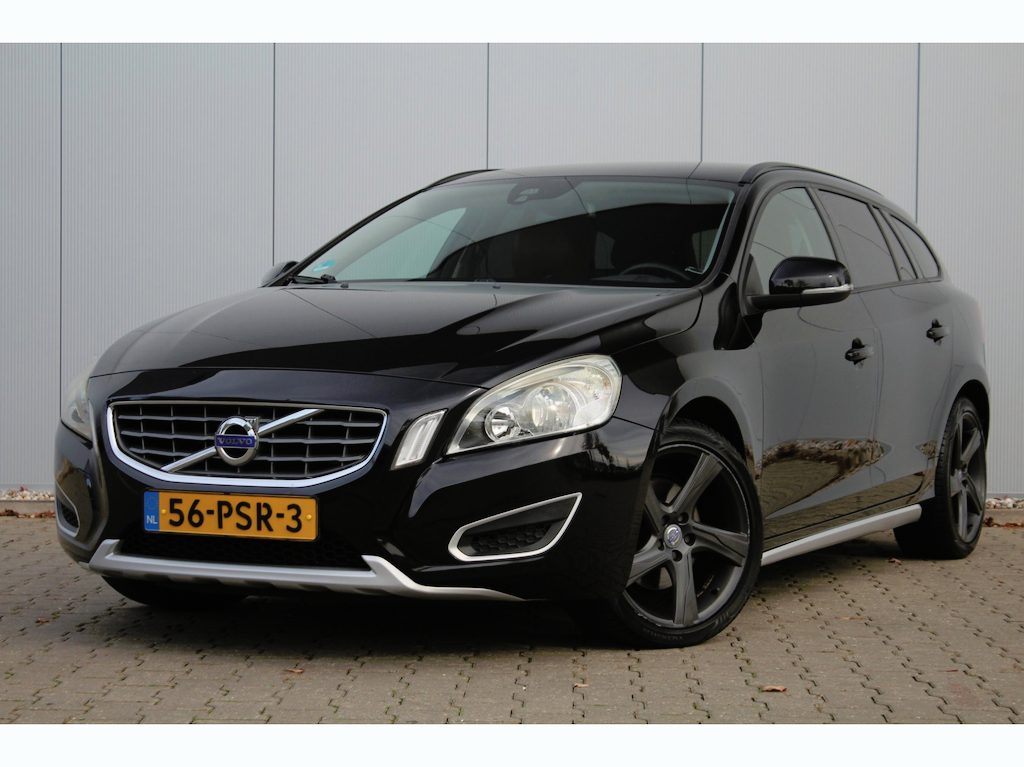Volvo V60 1.6 T3 | Trekhaak | Clima / Cruise control | Leder | NAP | APK |