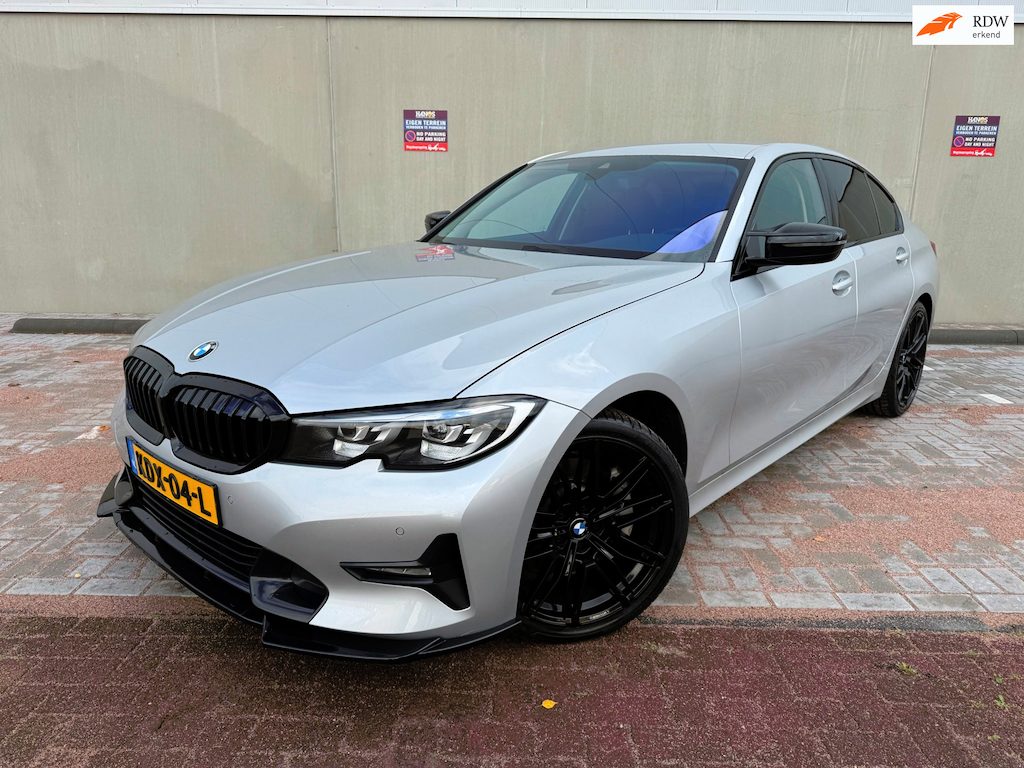 BMW 3-Serie 330i High Executive |NIEUW APK|LUXE UITV|19 INCH ORG|LEDER|