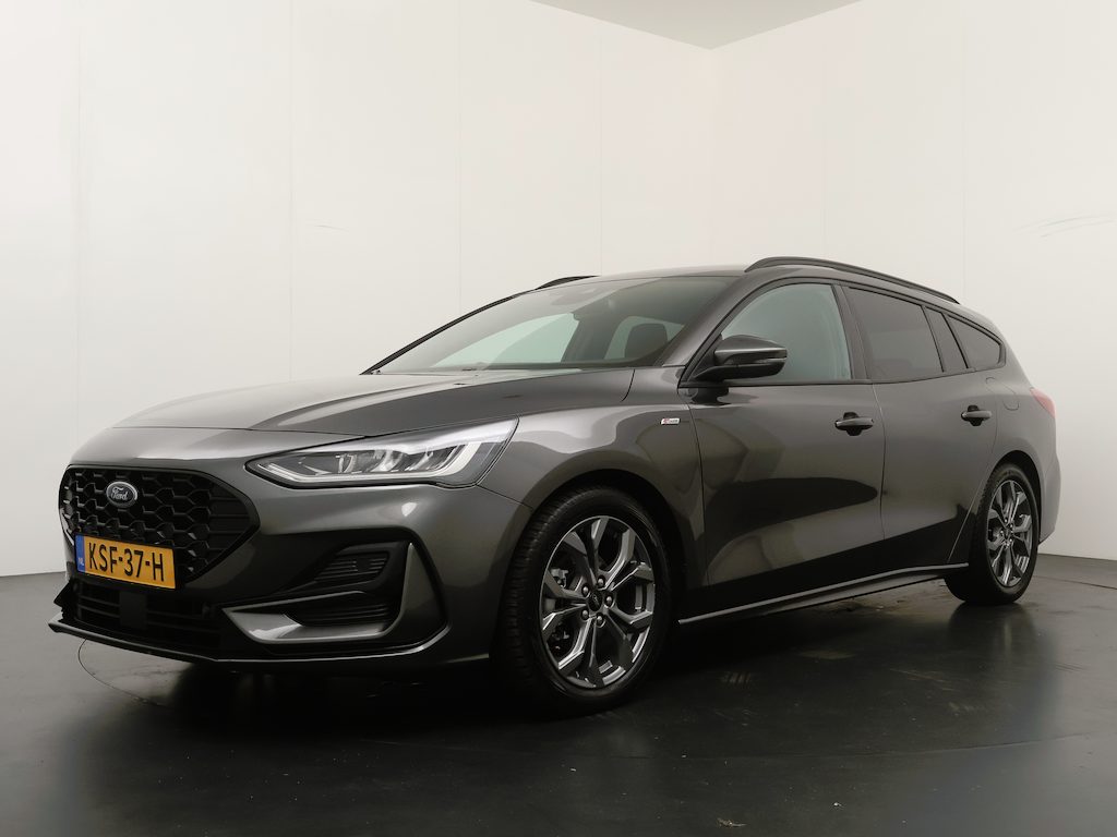 Ford Focus Wagon EcoBoost Hybrid 155 pk ST-Line | Pano | Winter Pack | Cruise control | Climate control | SYNC 4 | 4 seiz. banden |