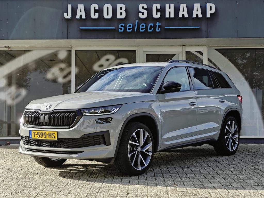 Skoda Kodiaq 1.5 TSI Sportline Business / Automaat / Pano / Sensoren / Trekhaak (1.800KG) / Camera /