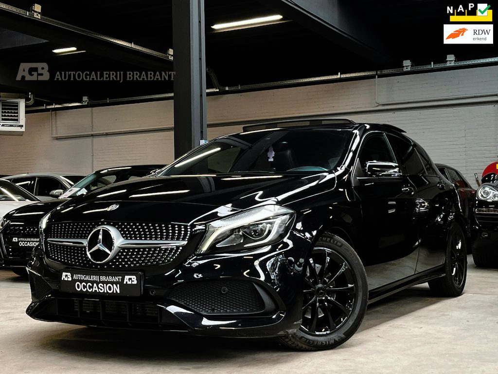 Mercedes-Benz A-klasse 180 Ambition AMG Line Pano/Sfeerverlichting/Navigatie/PDC