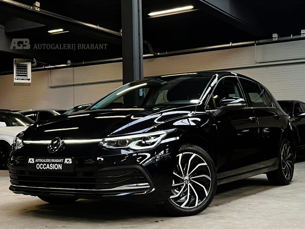 Volkswagen Golf 1.5 eTSI Style Sfeerverlichting/Carplay/Memory Seats/Camera