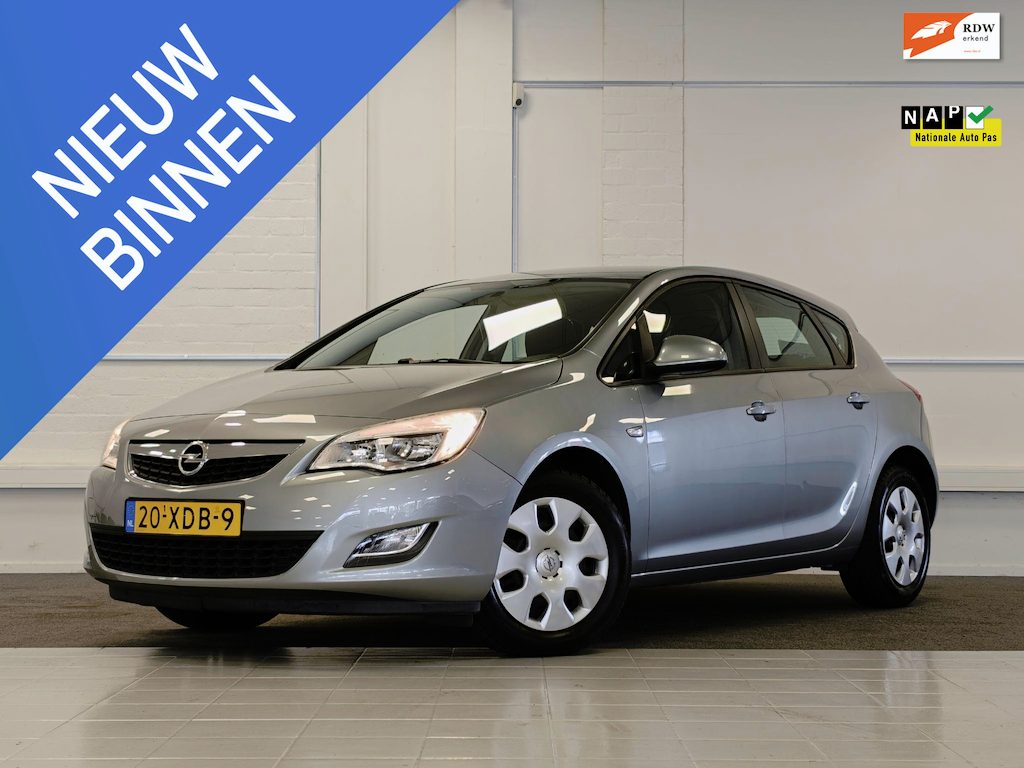 Opel Astra 1.4 Turbo Anniversary Edition Cruise Clima NW Allseason Banden