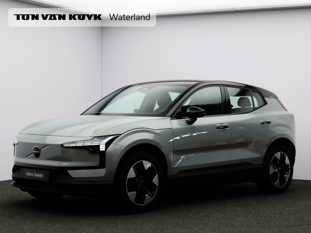 Volvo EX30 Single Motor Plus Automaat / Verwarmde voorstoelen / Verwarmd stuurwiel /  Glossy zwart dak / Google Maps Navi