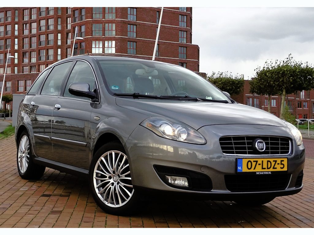 Fiat Croma 2.2 16V Automaat 138326km! Dealer oh Carplay
