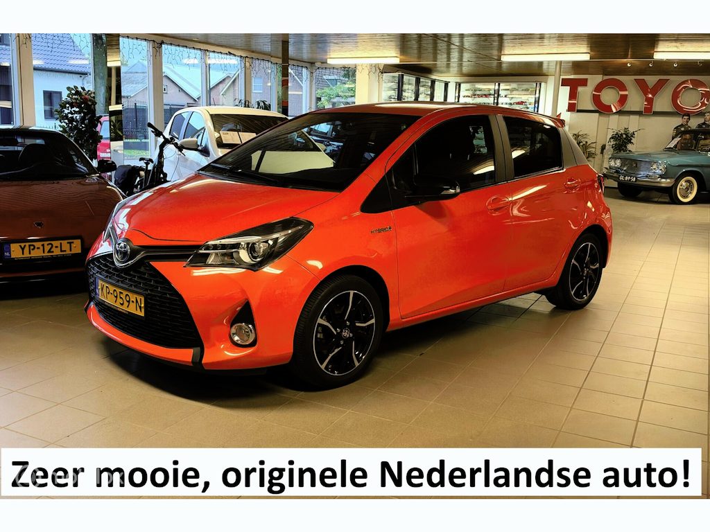 Toyota Yaris 1.5 Hybrid Orange Sport