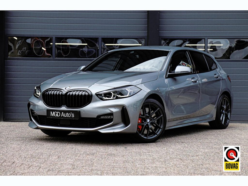 BMW 1-Serie 118i M-Sport M-Pakket Shadow |LED|CARPLAY|H&K|ELEK. KLEP|STOEL+STUURVERW.|VIRTUAL