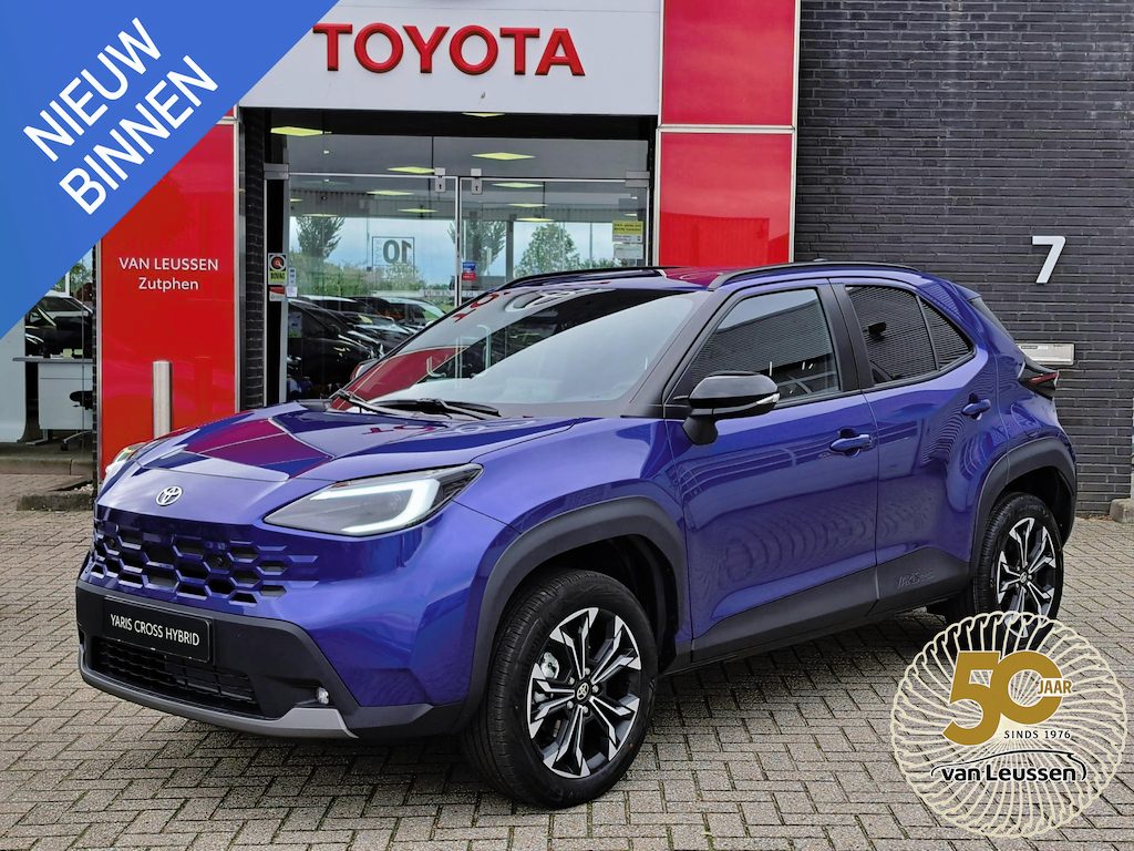 Toyota Yaris Cross 1.5 Hybrid 130 Dynamic NIEUW IN DE SHOWROOM DIRECT LEVERBAAR COMFORT PACK JUNIPER BLUE METALLIC