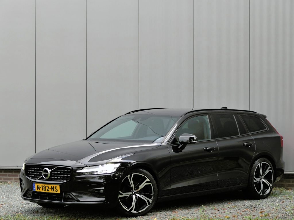 Volvo V60 2.0 B4 R-Design Trekhaak / Camera / Apple Carplay