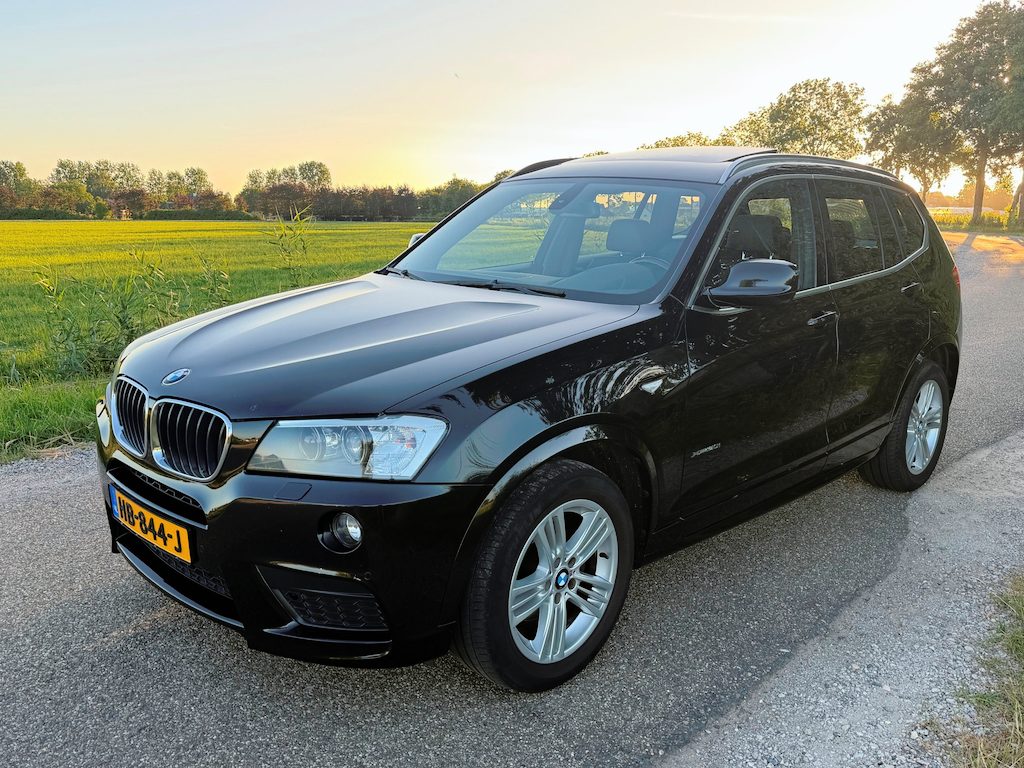 BMW X3 XDrive20i High Executive Panodak M Sport Leder Xenon NAP
