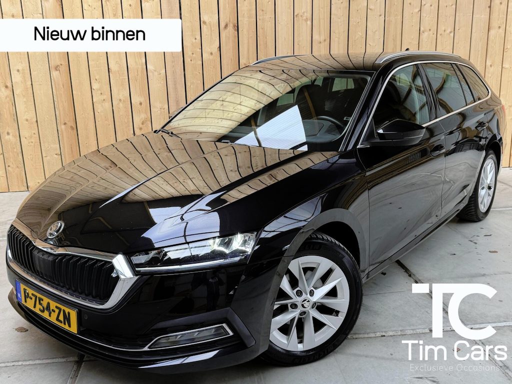 Skoda Octavia Combi 1.0 TSI Business Edition Plus Apple CarPlay/Android Auto | Cruise & climate control | Dode hoek detectie | LED koplampen | Navigatiesysteem | Stoel en stuurwielverwarming | Parkeersensoren voor en achter | Trekhaak