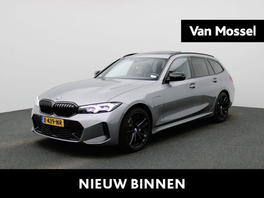 BMW 3-Serie Touring 320e | WORDT VERWACHT | M SPORTPAKKET | PANORAMADAK | HARMAN KARDON | STUUR- EN STOELVERWARMING | ACHTERUITRIJCAMERA |