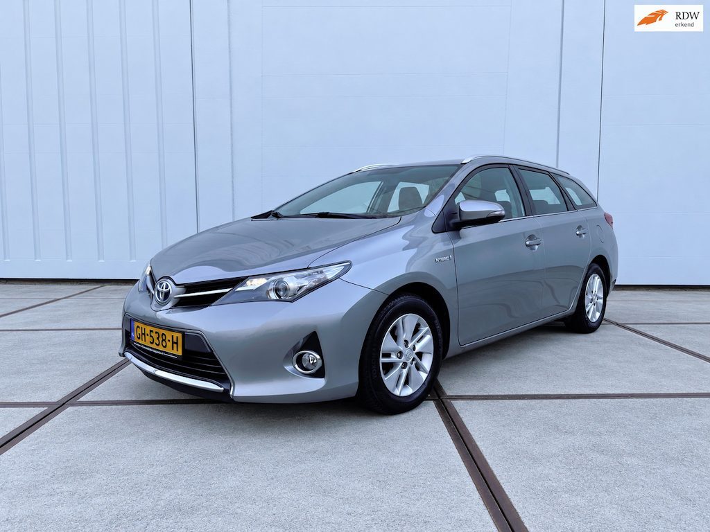 Toyota Auris Touring Sports 1.8 Hybrid Clima - Lm velgen - navi - bluetooth - cruise control - usb - aux - dealer onderhouden