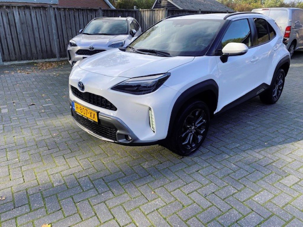 Toyota Yaris Cross 1.5 Hybrid Explore KEYLESS PARKEERSENSOR NAVI STOELVERW NL-AUTO