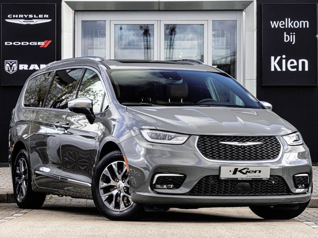 Chrysler Pacifica 3.6 V6 Hybrid Pinacle | Pano | 360 Camera | 7 pers. | Entertainment systeem | Harman Kardon | Luxe Lederen Bekleding | 18 '' |